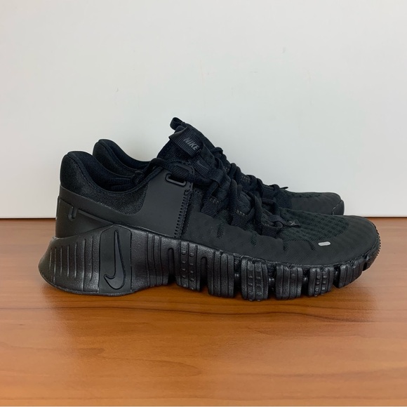 Nike Free Metcon 5 Training Shoes - Picture 2 of 12